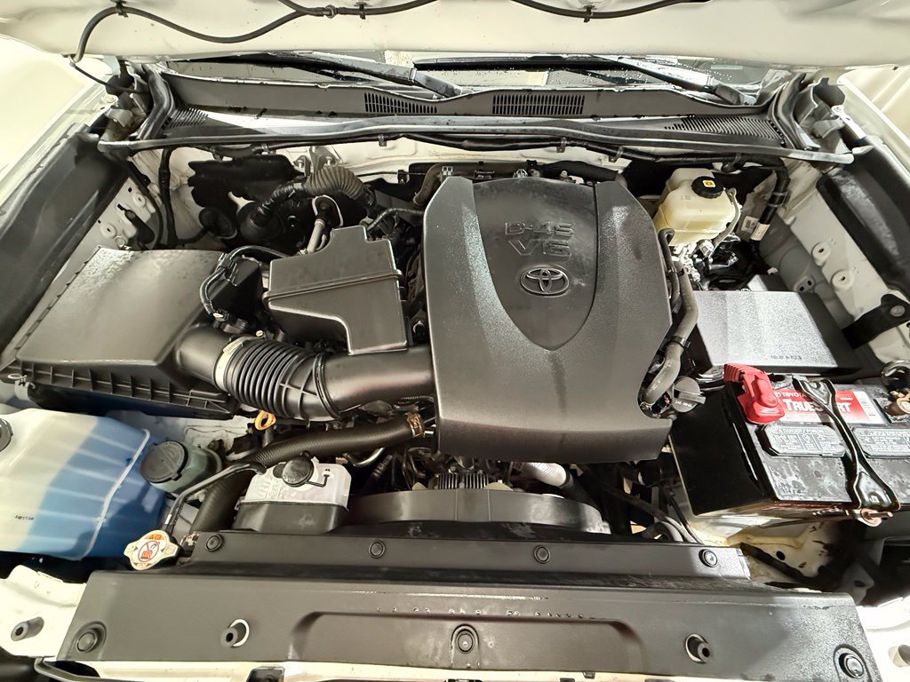 Used 2021 Toyota Tacoma TRD Off-Road AWD/4WD image 10