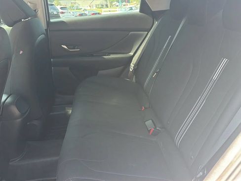 Used 2021 Hyundai Elantra SEL w/ Convenience Package FWD image 9