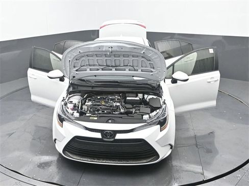 Used 2024 Toyota Corolla LE image 34