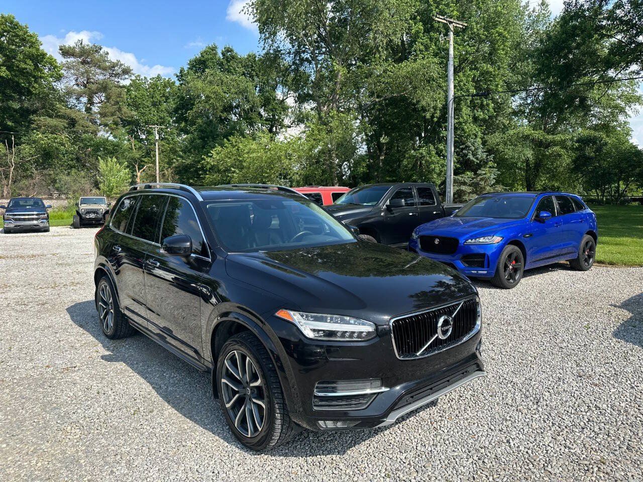 Used 2017 Volvo XC90 T6 Momentum AWD/4WD image 3