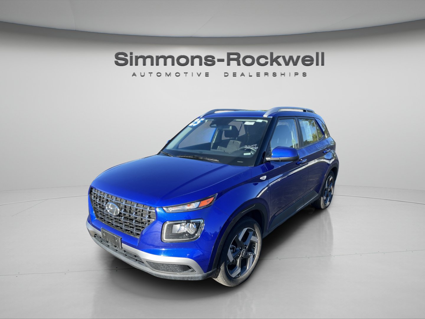 Used 2025 Hyundai Venue SEL FWD image 1