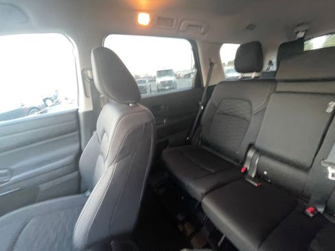 Used 2025 Nissan Pathfinder SV image 41