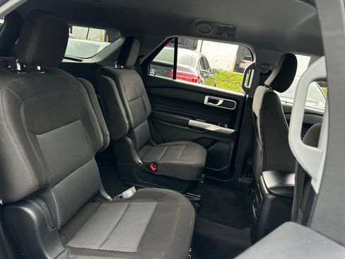 Used 2023 Ford Explorer XLT RWD image 31