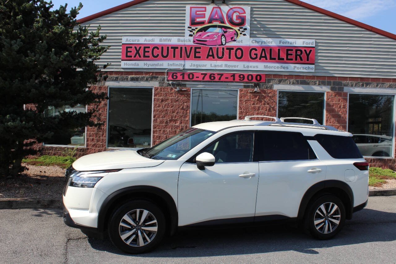 Used 2024 Nissan Pathfinder SL AWD/4WD image 1