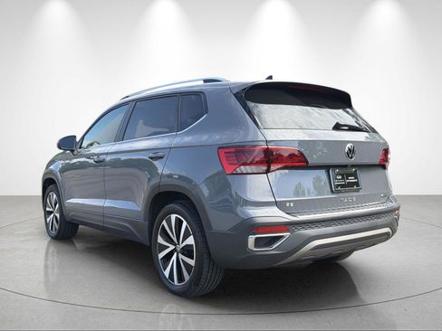 Used 2023 Volkswagen Taos SE w/ Panoramic Sunroof Package AWD/4WD image 3