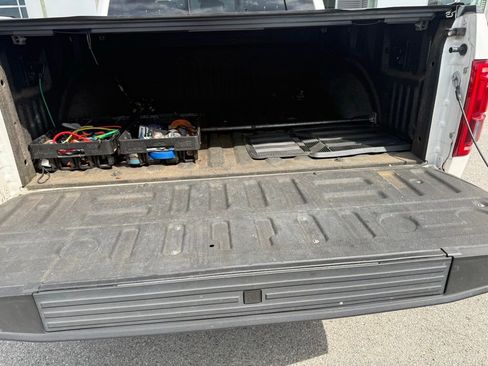 Used 2016 Ford F150 Platinum w/ Equipment Group 701A Luxury image 11