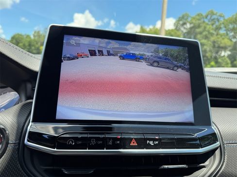 New 2025 Jeep Compass Limited w/ Sun & Sound Group image 28