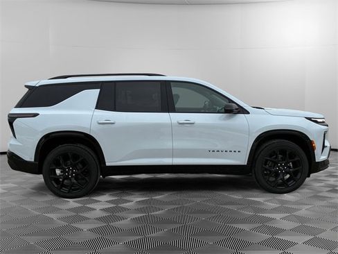 New 2026 Chevrolet Traverse RS w/ LPO, Floor Liner Package image 2