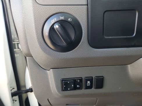 Used 2019 Nissan NV 3500 SL w/ Navigation Package image 14