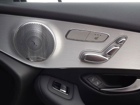 Used 2019 Mercedes-Benz GLC 300 4MATIC image 36