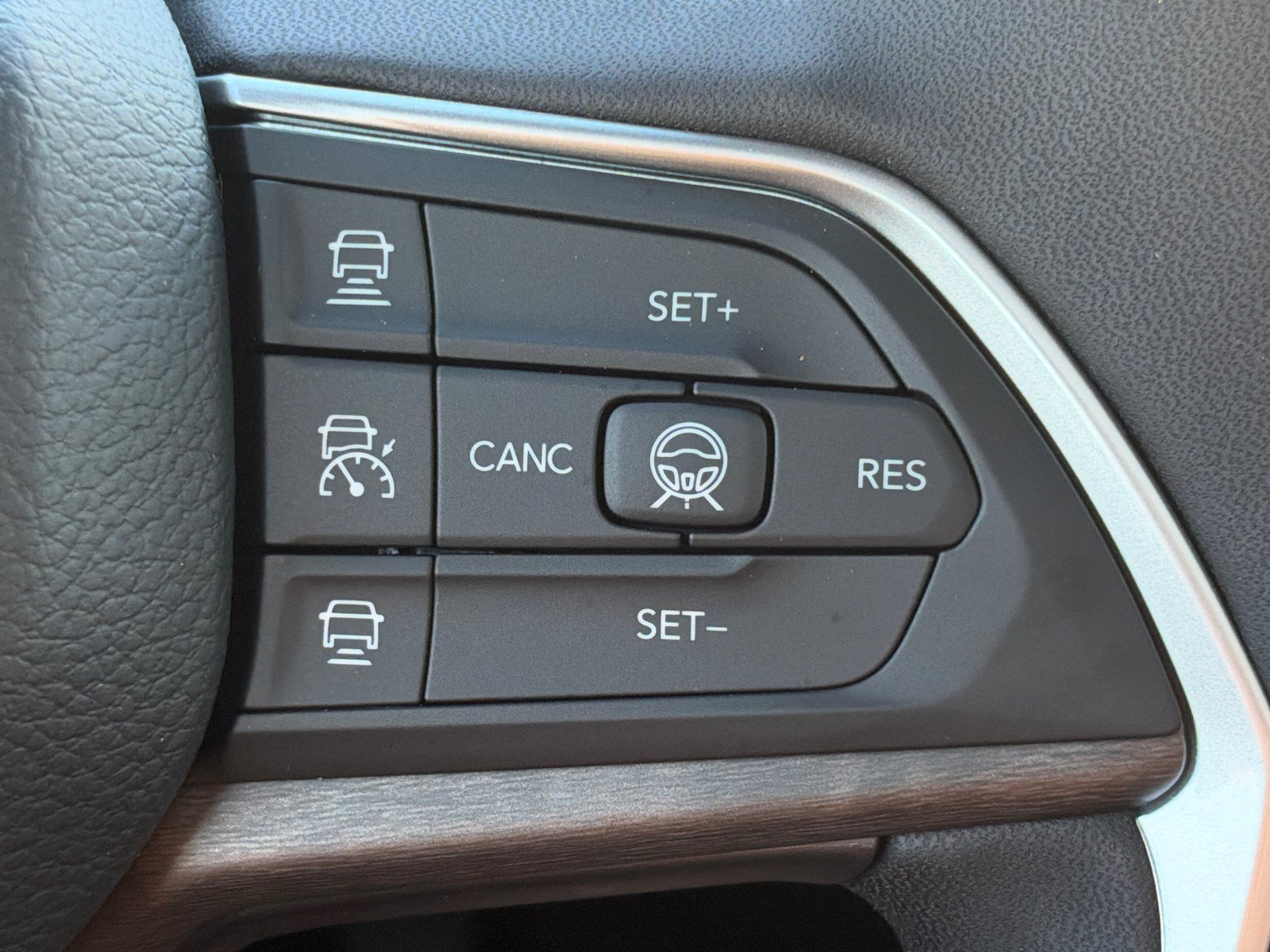 New 2026 Jeep Grand Cherokee Limited w/ Limited Altitude Package AWD/4WD image 28