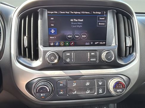 Used 2019 Chevrolet Colorado ZR2 AWD/4WD image 24