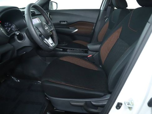 Certified 2024 Nissan Kicks SR image 18