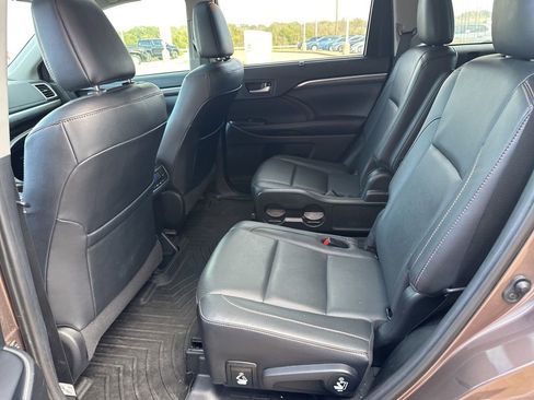 Used 2019 Toyota Highlander Limited image 15