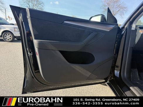 Used 2024 Tesla Model Y Long Range AWD/4WD image 11