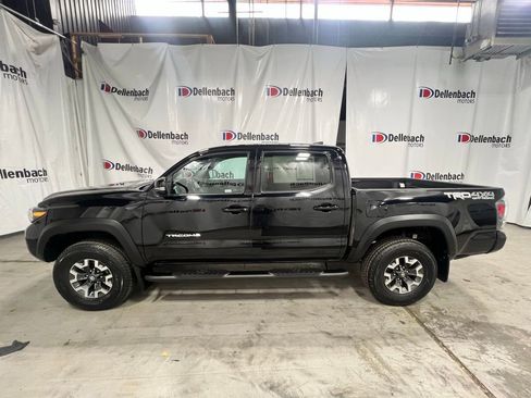 Used 2021 Toyota Tacoma TRD Off-Road w/ TRD Premium Off Road Package AWD/4WD image 3
