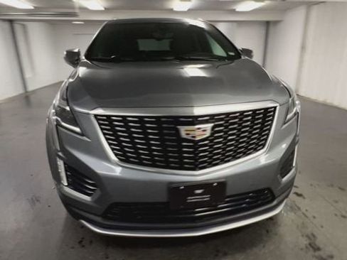Certified 2021 Cadillac XT5 Premium Luxury FWD image 3