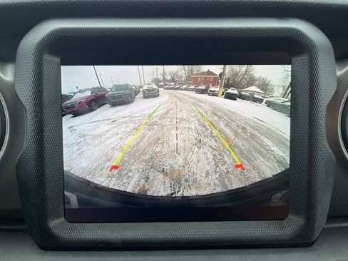 Used 2023 Jeep Wrangler Sport S image 17