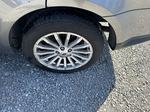 Used 2011 Land Rover Range Rover Sport HSE image 23