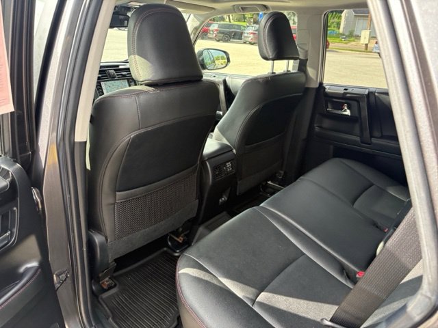 Used 2021 Toyota 4Runner TRD Off-Road Premium w/ Moonroof Package AWD/4WD image 39