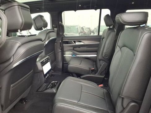 New 2026 Jeep Grand Wagoneer Summit w/ Premium Group III AWD/4WD image 15