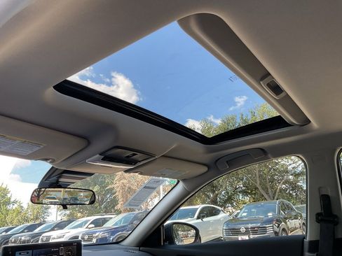 New 2025 Nissan Altima 2.5 SR image 17