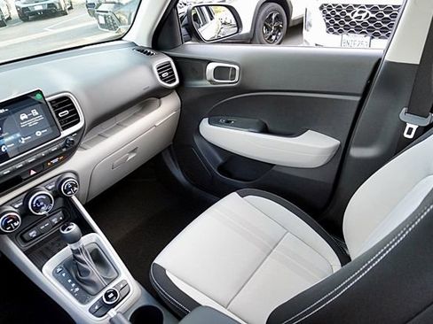 New 2026 Hyundai Venue SEL image 25