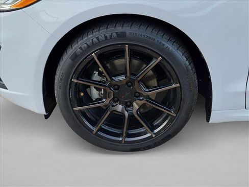 Used 2020 Ford Fusion SE FWD image 9