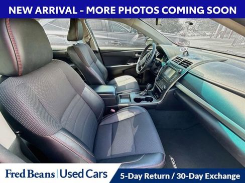 Used 2017 Toyota Camry SE FWD image 11