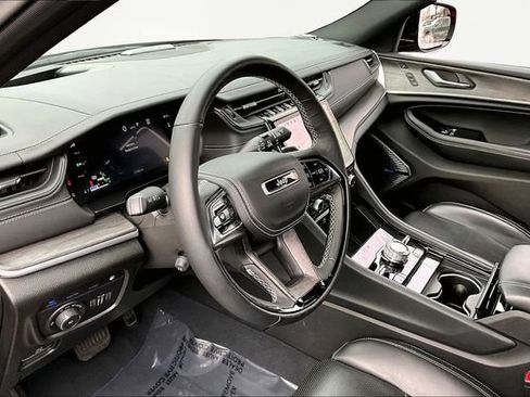 Used 2023 Jeep Grand Cherokee Overland w/ Advanced Protech Group III image 12