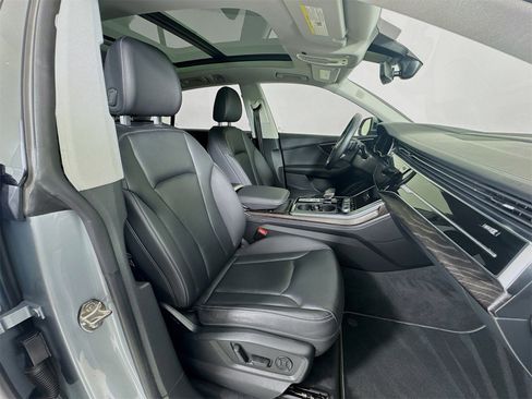 Used 2023 Audi Q8 Prestige image 28