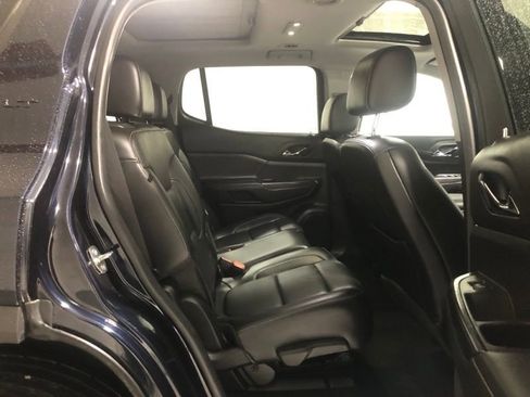 Used 2021 GMC Acadia SLT w/ Elevation Edition image 12