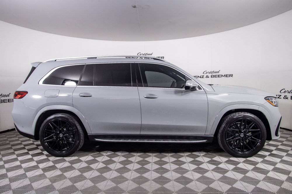 Used 2025 Mercedes-Benz GLS 580 4MATIC image 3