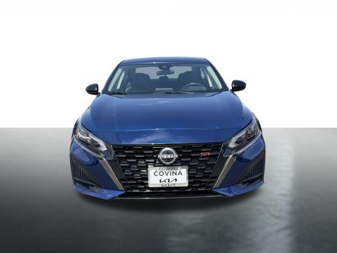 Used 2024 Nissan Altima 2.5 SR FWD image 3