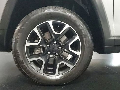 Used 2020 Jeep Compass Trailhawk image 7