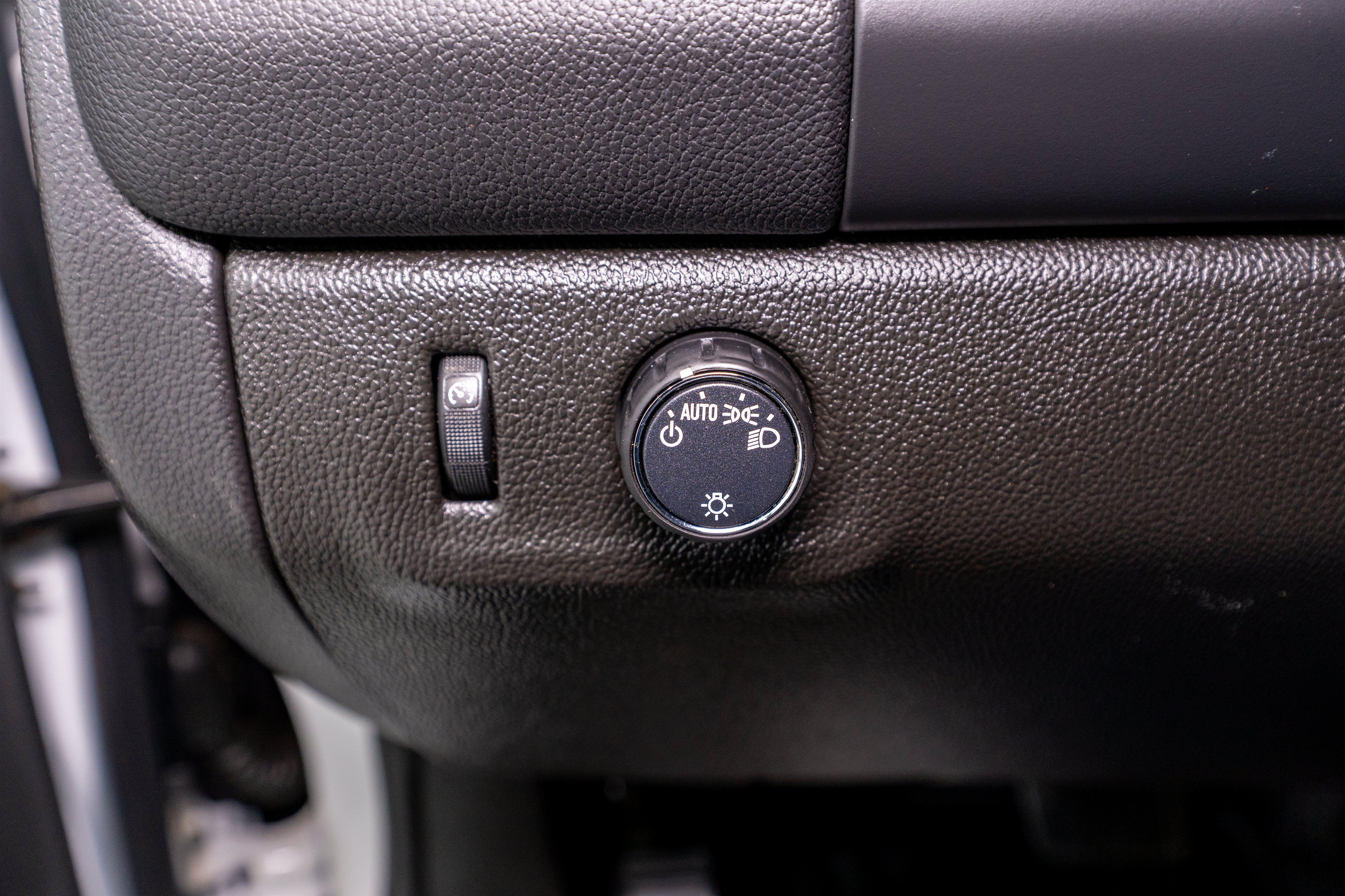 Used 2022 Chevrolet Colorado LT w/ Fleet Safety Package RWD image 32