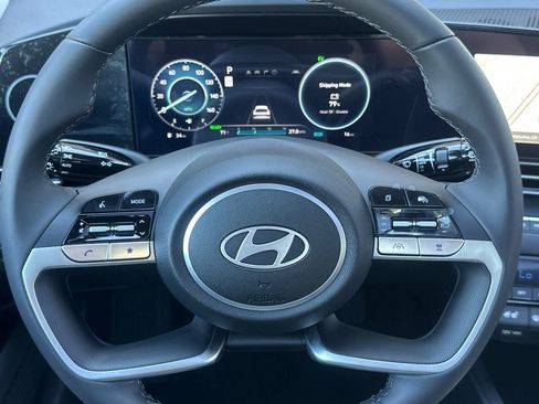 New 2025 Hyundai Elantra Limited image 23