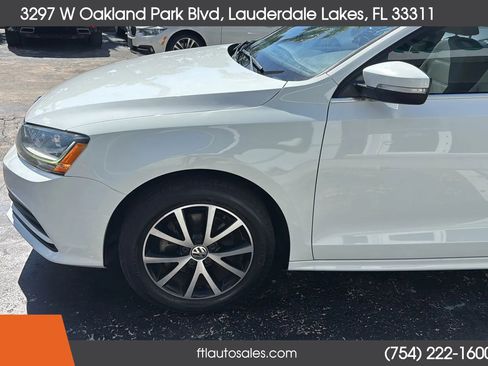 Used 2017 Volkswagen Jetta SE image 16