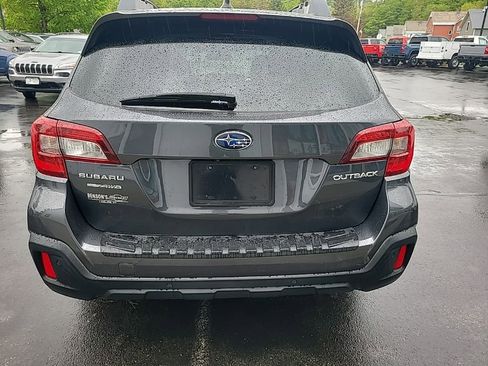 Used 2018 Subaru Outback 2.5i Limited image 3