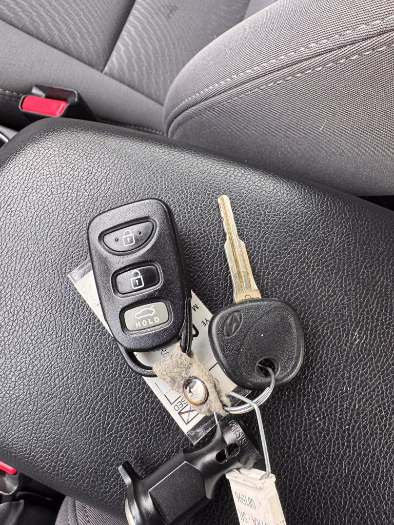 Used 2014 Hyundai Elantra SE w/ Option Group 02 FWD image 26
