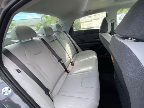 New 2026 Hyundai Elantra Limited FWD image 33