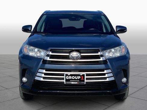 Used 2017 Toyota Highlander XLE image 4