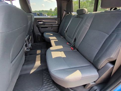Used 2022 RAM 2500 Big Horn w/ Level C Equiment Group AWD/4WD image 17