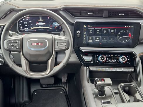 Used 2024 GMC Sierra 1500 AT4 w/ Technology Package AWD/4WD image 24