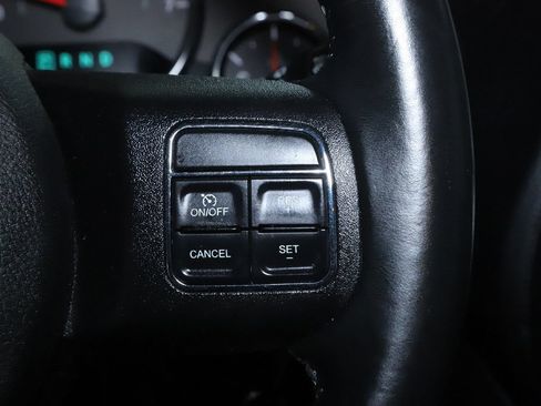 Used 2017 Jeep Wrangler Rubicon w/ Connectivity Group AWD/4WD image 18