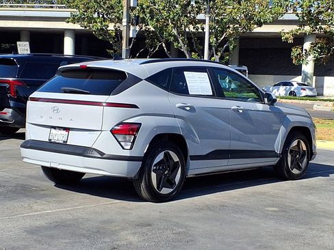 Used 2025 Hyundai Kona SEL FWD image 5