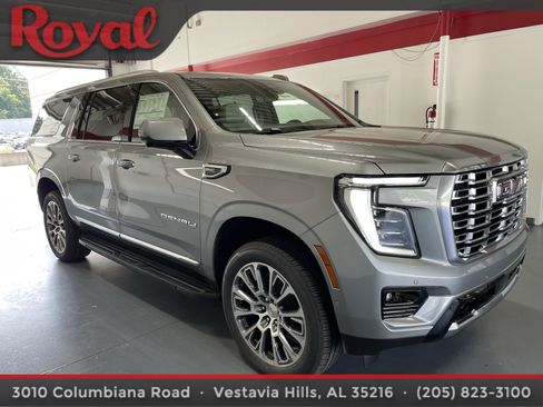 Used 2018 GMC Acadia SLT FWD image 3