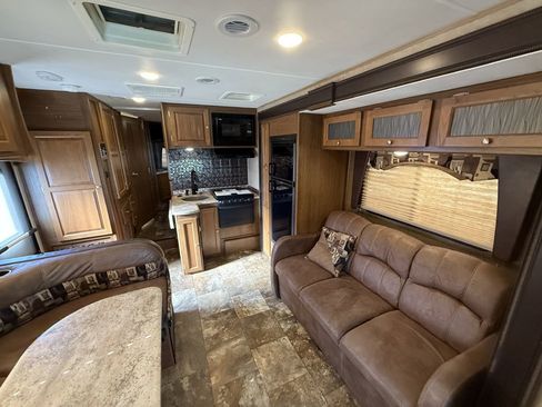 Used 2016 Ford E-450 and Econoline 450 Super Duty w/ Motorhome Prep Package image 71