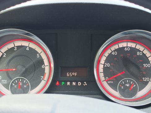 Used 2019 Dodge Grand Caravan SXT FWD image 9
