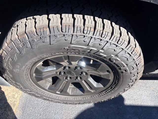 Used 2020 Chevrolet Tahoe LS w/ Enhanced Driver Alert Package RWD image 4